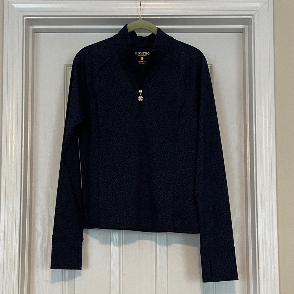 Lilly Pulitzer Never Worn Luxletic Midnight Blue Animal Print 1/4 Zip Top Large